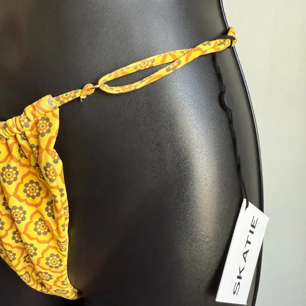 SKATIE Bikini Bottoms sz M‎ Yellow Floral Tile Print Sustainable Swimwear NWT